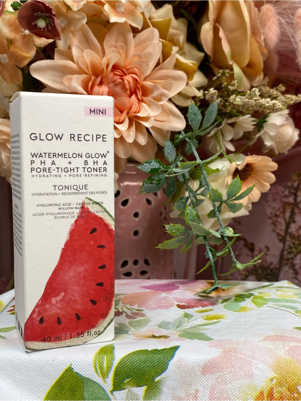 Glow Recipe Watermelon Glow PHA + BHA Toner - White and Red Accents